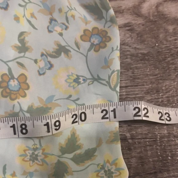 LOFT Women's Garden Floral Bubble Hem Sleeveless Blouse - Picture 6 of 8